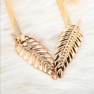 Gold leaf curtain tie back (pair)